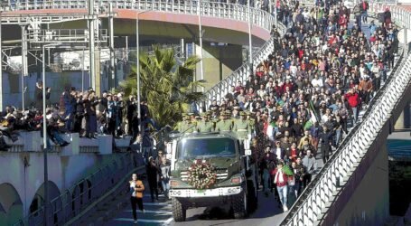 وفاة المجاهد الفريق قايد صالح: الرئيس تبون يقرر حدادا وطنيا لمدة ثلاثة أيام